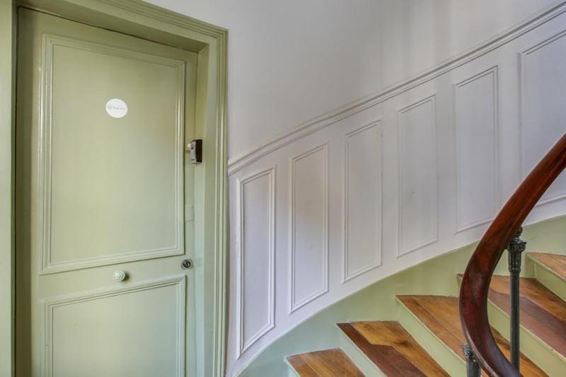 Modern French Studio Charm In The City *